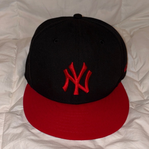 59Fifty Other - New York Yankees MLB BASEBALL cap hat size 7 1/8 EUC